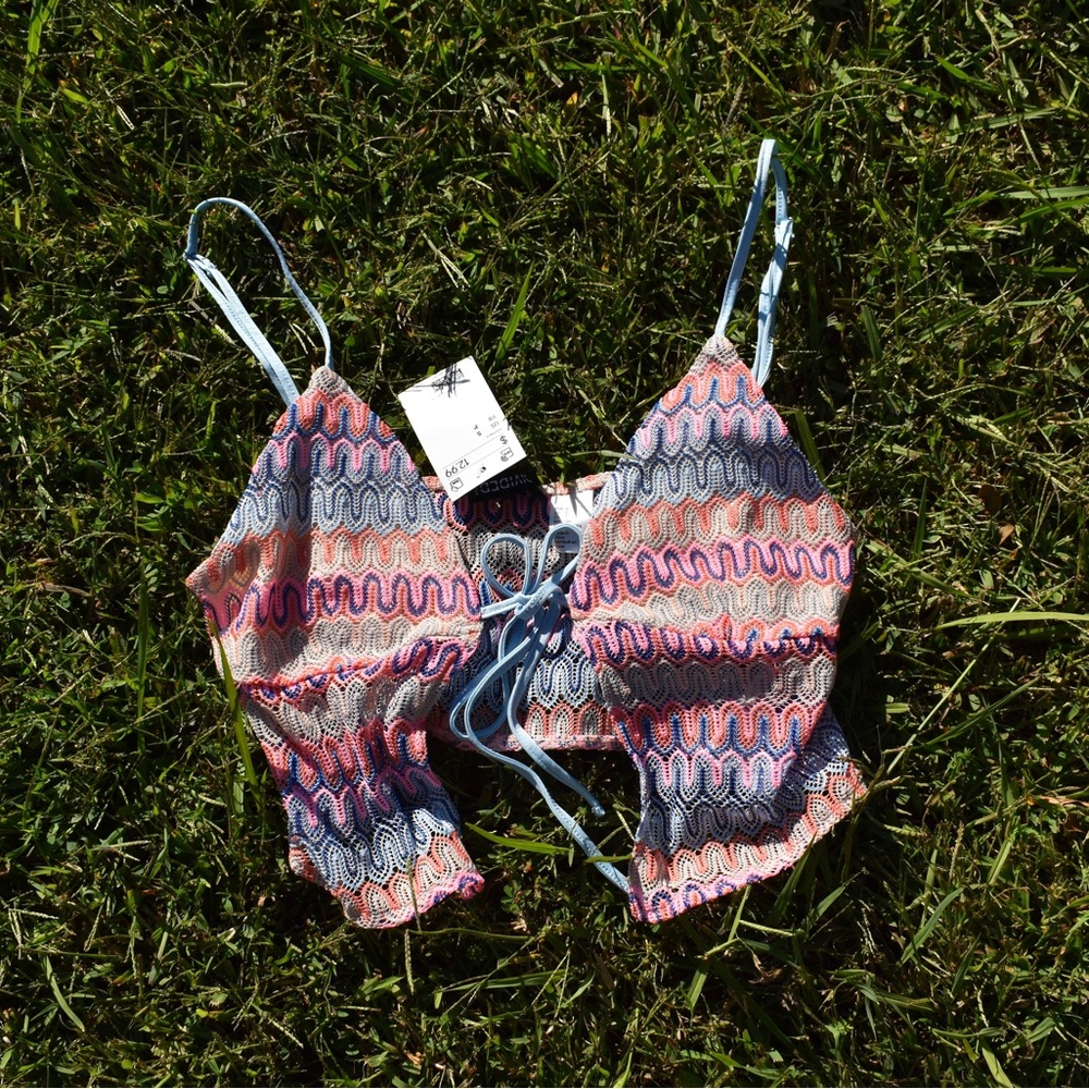 h&m multi colored tie up crop top! 🧚🏻‍♀️